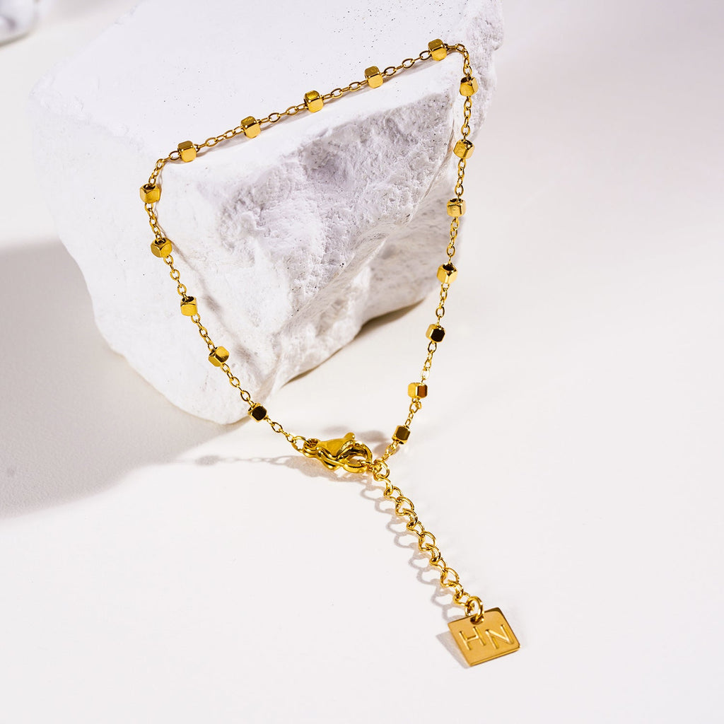 DEMELZA Gold: Essential Daily Bracelet with Delicate Square Beads