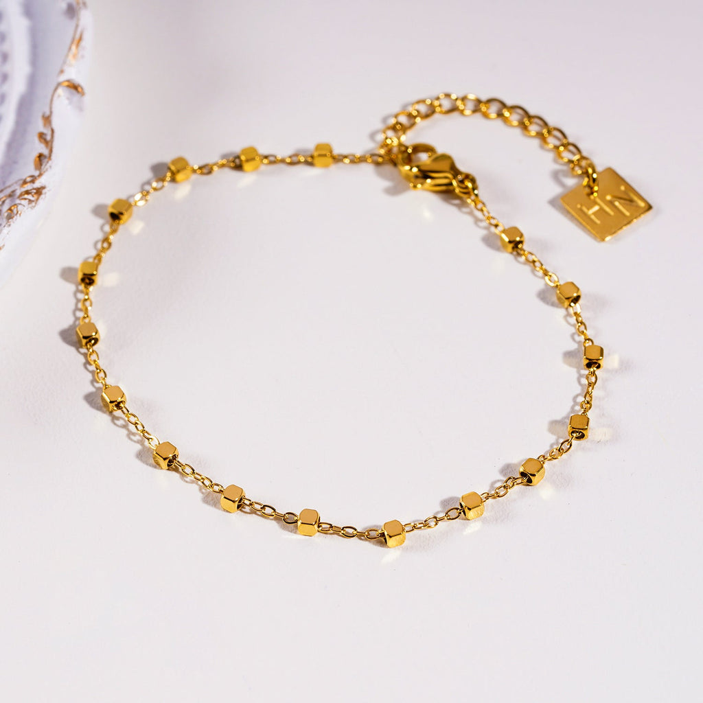DEMELZA Gold: Essential Daily Bracelet with Delicate Square Beads
