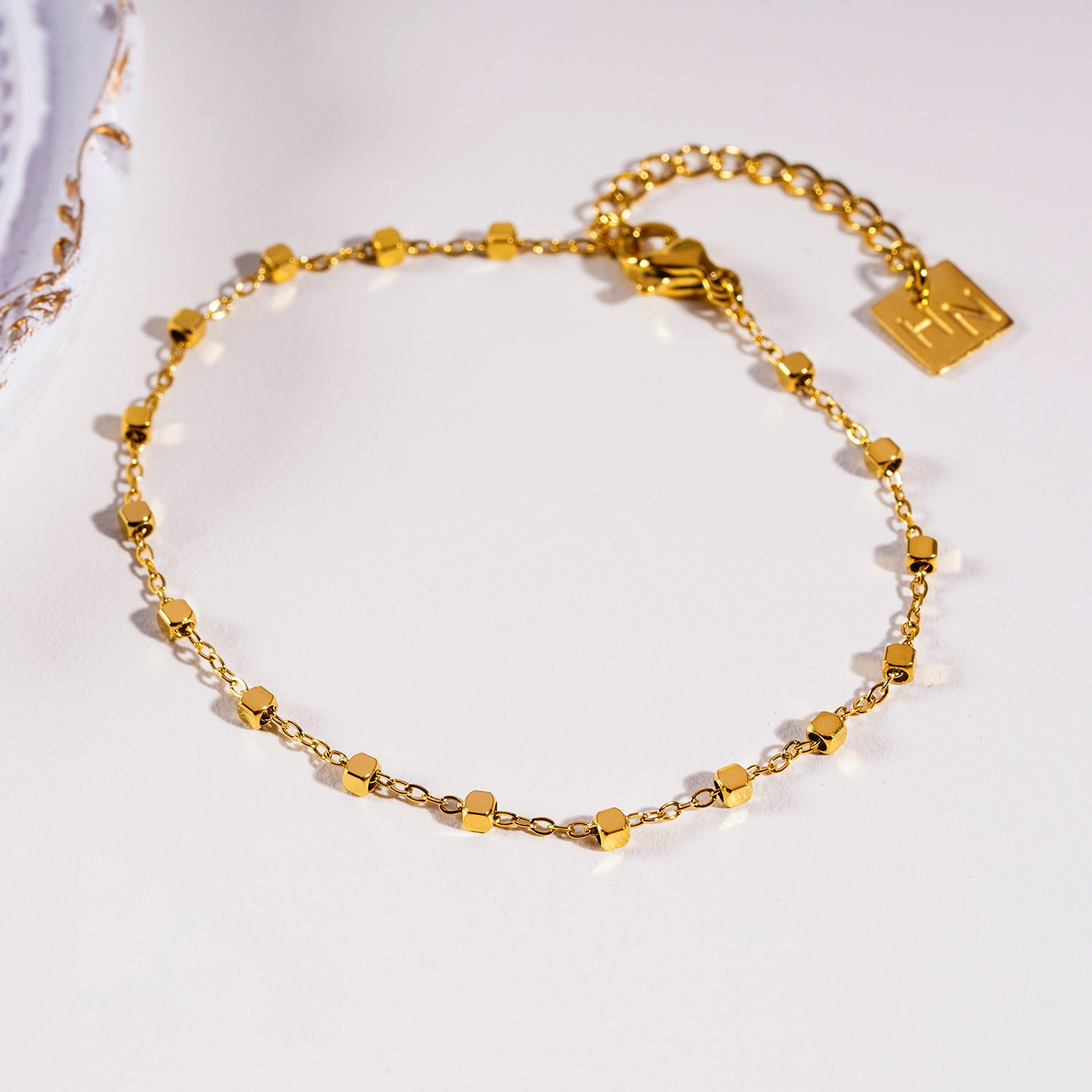 DEMELZA Gold: Essential Daily Bracelet with Delicate Square Beads