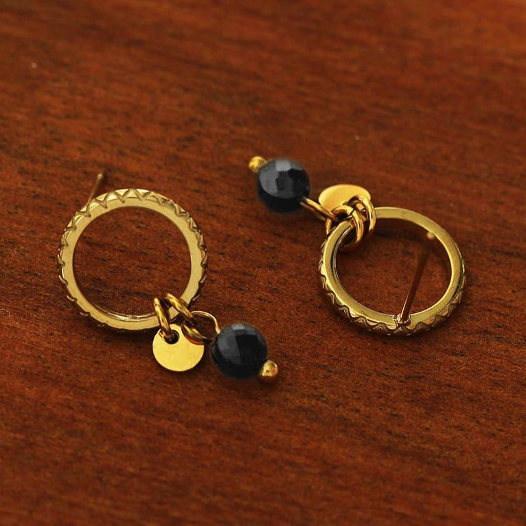 Style JAZMIN Black-Gold: Stud Earrings with Mini Charms