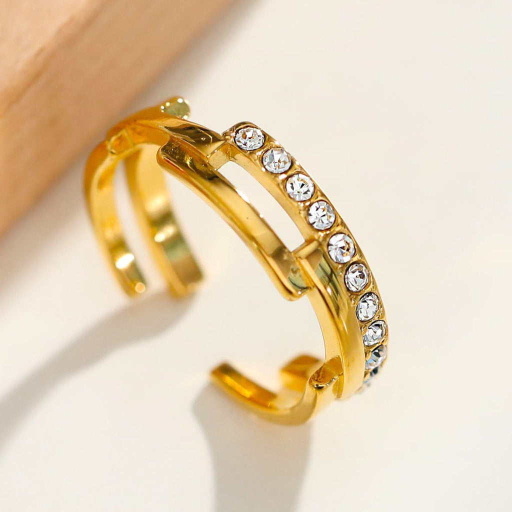 PEDRA: Parallel Multi Stacked Zirconia Embellished Ring