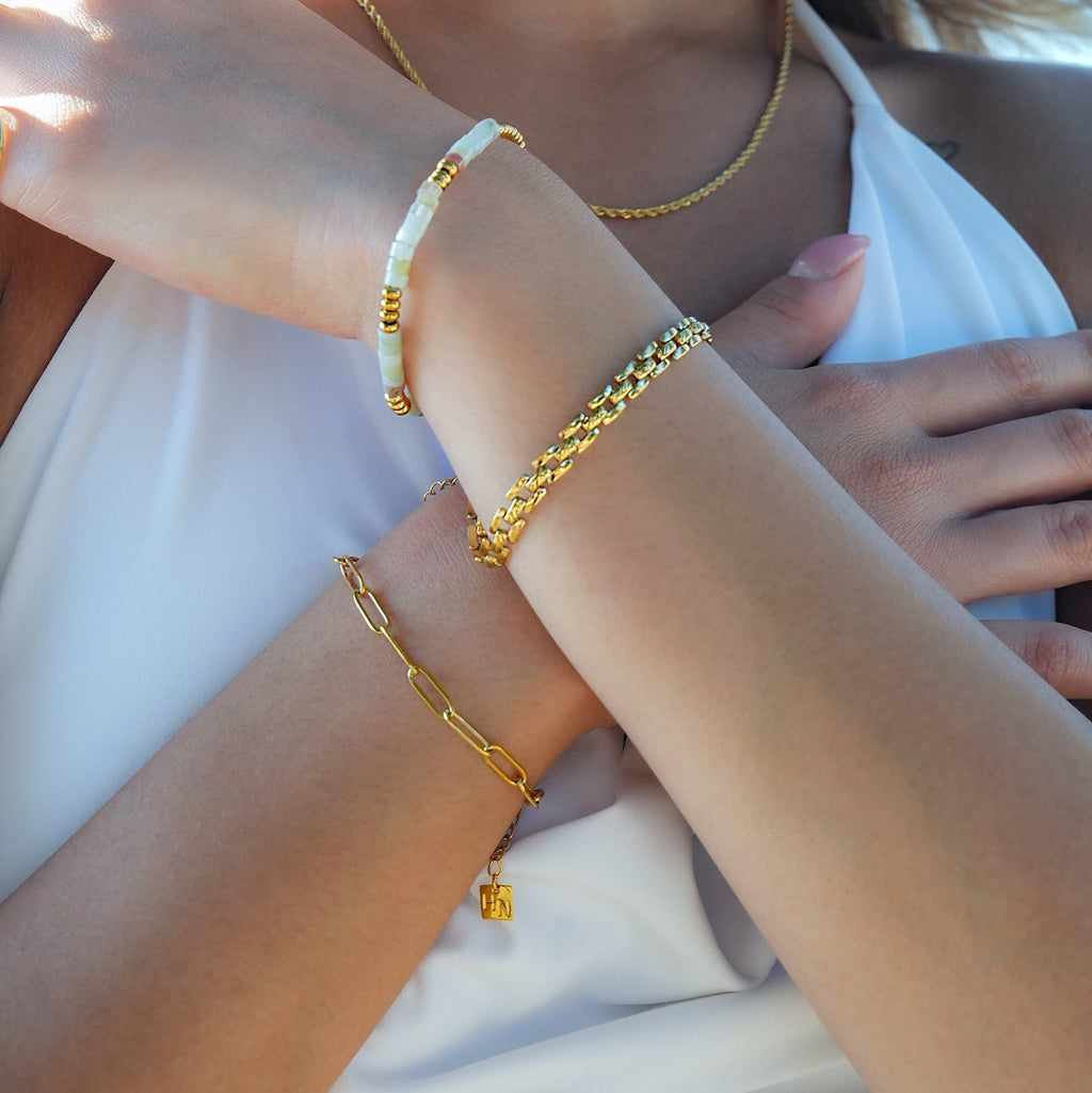Style PROVINIA: Retro Watch Style Strap Bracelet in Gold