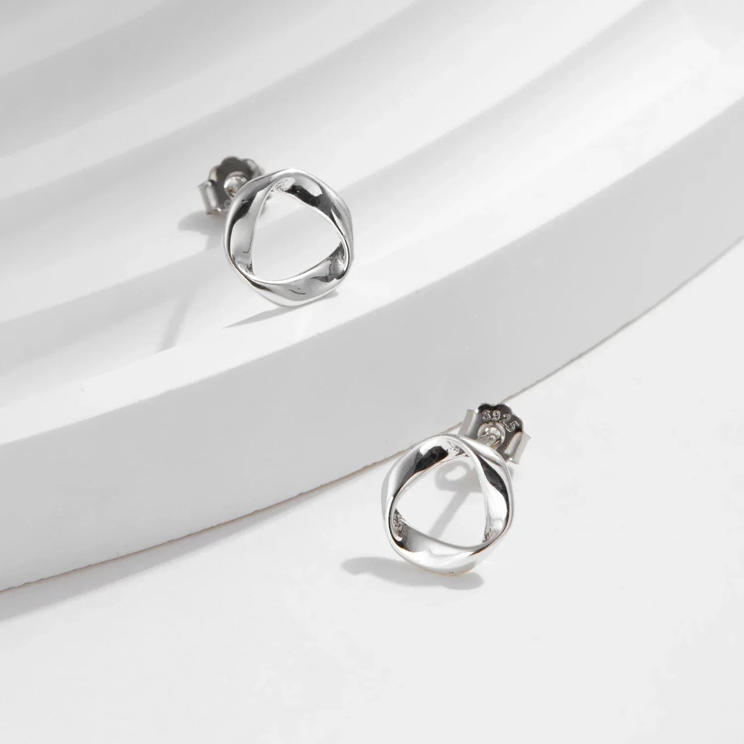 925 Sterling Silver Minimalist Wavy Stud Earrings - Women Fine Jewelry