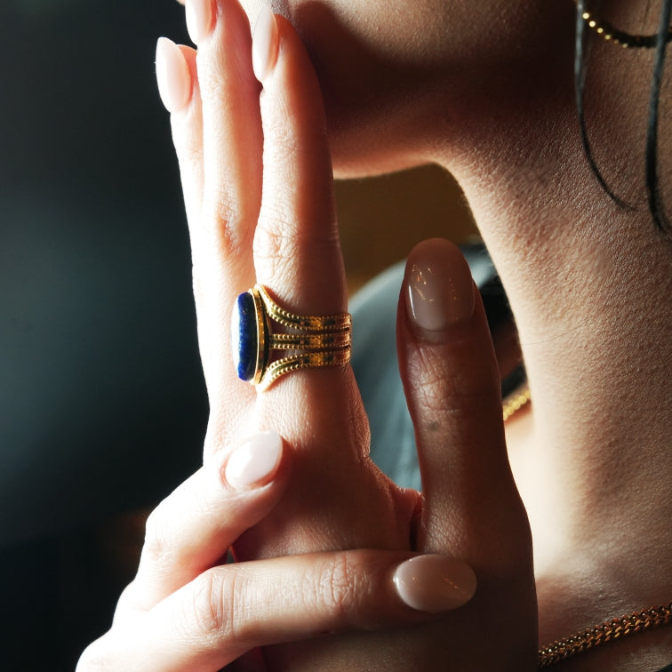 TIAMO: Vintage Inspired Ring with Triple Ornate Bands & a Lapis Lazuli Centre Piece